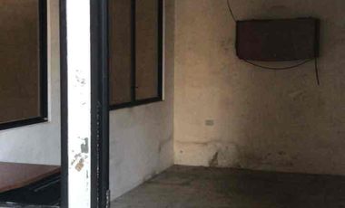 Se alquila Bodega a 200 metros de la Aduana del Ecuador dentro de complejo de bodegas