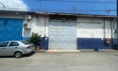 Se alquila Bodega a 200 metros de la Aduana del Ecuador dentro de complejo de bodegas