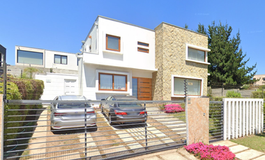 Broker 4d-3b-3estac-patio, firmando Promesa De Compra por UF12.000