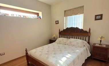 Broker 4d-3b-3estac-patio, firmando Promesa De Compra por UF12.000