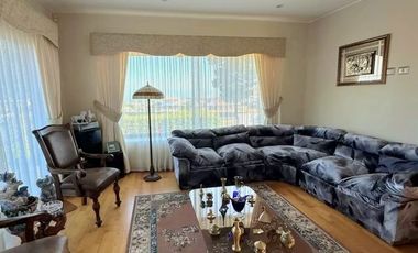 Broker 4d-3b-3estac-patio, firmando Promesa De Compra por UF12.000