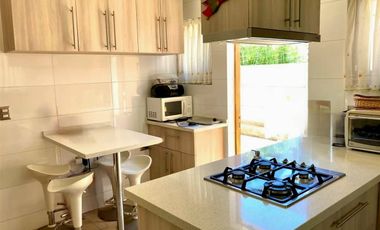 Broker 4d-3b-3estac-patio, firmando Promesa De Compra por UF12.000