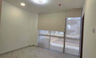 Se alquila departamento zona UEES planta baja con patio  3 habitaciones