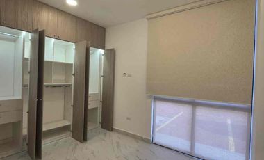 Se alquila departamento zona UEES planta baja con patio  3 habitaciones