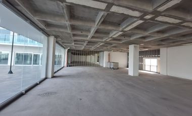 EDIFICIO EN RENTA SOBRE BERNARDO QUINTANA, QUERÉTARO