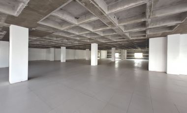 EDIFICIO EN RENTA SOBRE BERNARDO QUINTANA, QUERÉTARO