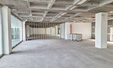 EDIFICIO EN RENTA SOBRE BERNARDO QUINTANA, QUERÉTARO