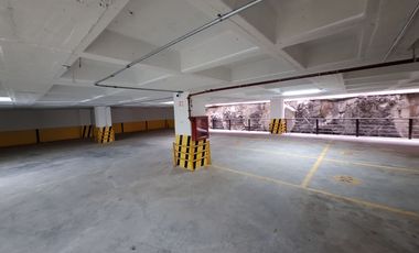 EDIFICIO EN RENTA SOBRE BERNARDO QUINTANA, QUERÉTARO