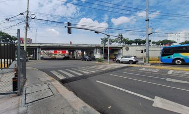 EDIFICIO EN RENTA SOBRE BERNARDO QUINTANA, QUERÉTARO