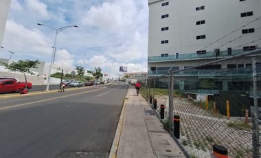 EDIFICIO EN RENTA SOBRE BERNARDO QUINTANA, QUERÉTARO