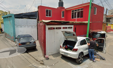 CASA EN VENTA EN BARRIO DE SANTA BARBARA 24 NOV 2025