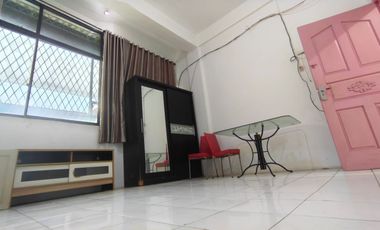 Disewakan Rumah di Jelambar Barat 2 J Dengan 3 Kamar Tidur 2 Kamar Mandi 4x13 Dengan 3 Lantai Bangunan Untuk Hunian