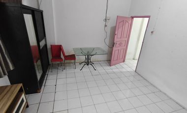 Disewakan Rumah di Jelambar Barat 2 J Dengan 3 Kamar Tidur 2 Kamar Mandi 4x13 Dengan 3 Lantai Bangunan Untuk Hunian