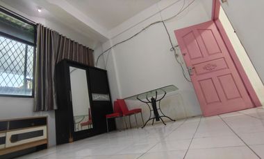 Disewakan Rumah di Jelambar Barat 2 J Dengan 3 Kamar Tidur 2 Kamar Mandi 4x13 Dengan 3 Lantai Bangunan Untuk Hunian