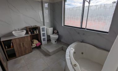 CASA DE VENTA 3 DORMITORIOS ARMENIA 2. VALLE DE LOS CHILLOS