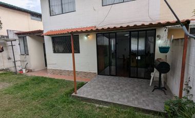 CASA DE VENTA 3 DORMITORIOS ARMENIA 2. VALLE DE LOS CHILLOS