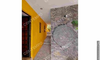 CASA SOLA CON ALBERCA EN YAUTEPEC