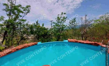 CASA SOLA CON ALBERCA EN YAUTEPEC