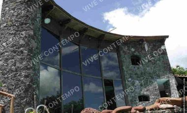 CASA SOLA CON ALBERCA EN YAUTEPEC