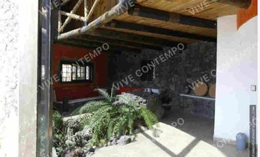 CASA SOLA CON ALBERCA EN YAUTEPEC