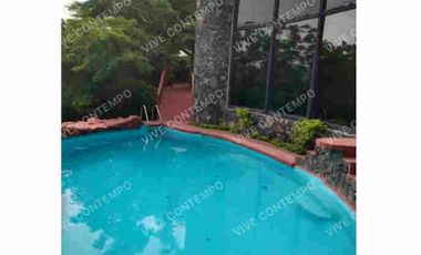 CASA SOLA CON ALBERCA EN YAUTEPEC