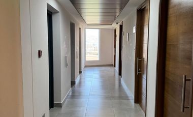 ARRIENDO OFICINA MODERNA EN EDIFICIO DA VINCI, PUERTAS DE CHICUREO, PLANTA LIBRE + 2 ESTACIONAMIENTOS