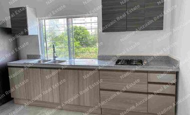 SE VENDE EDIFICIO DE 3 DEPARTAMENTOS AMPLIOS, AMUEBLADOS Y EQUIPADOS.UBICADO EN ZONA SUR POR AV. 135. CANCÚN, QUINTANA ROO.