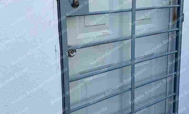 SE VENDE EDIFICIO DE 3 DEPARTAMENTOS AMPLIOS, AMUEBLADOS Y EQUIPADOS.UBICADO EN ZONA SUR POR AV. 135. CANCÚN, QUINTANA ROO.