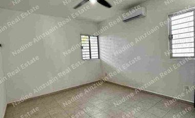 SE VENDE EDIFICIO DE 3 DEPARTAMENTOS AMPLIOS, AMUEBLADOS Y EQUIPADOS.UBICADO EN ZONA SUR POR AV. 135. CANCÚN, QUINTANA ROO.