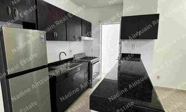 SE VENDE EDIFICIO DE 3 DEPARTAMENTOS AMPLIOS, AMUEBLADOS Y EQUIPADOS.UBICADO EN ZONA SUR POR AV. 135. CANCÚN, QUINTANA ROO.