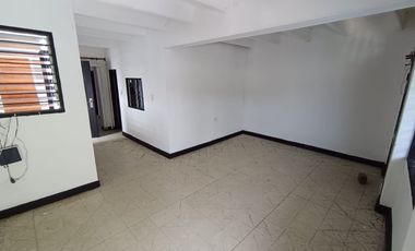 Loca para empresas , bodega y oficinas – Centro de Santa Marta  3 Pisos | Excelente Ubicación | Ideal para Negocio e Inversión