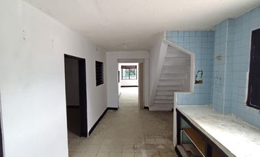 Loca para empresas , bodega y oficinas – Centro de Santa Marta  3 Pisos | Excelente Ubicación | Ideal para Negocio e Inversión