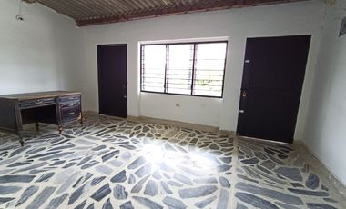 Loca para empresas , bodega y oficinas – Centro de Santa Marta  3 Pisos | Excelente Ubicación | Ideal para Negocio e Inversión