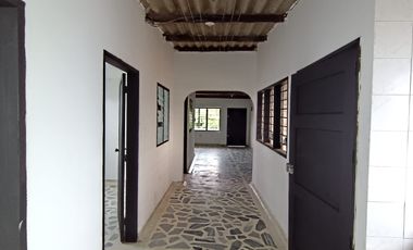 Loca para empresas , bodega y oficinas – Centro de Santa Marta  3 Pisos | Excelente Ubicación | Ideal para Negocio e Inversión