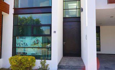 Casa en Renta, Lomas de Angelópolis I, Retorno Bali N.7, Clúster 222, Puebla.