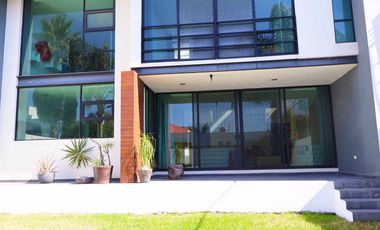 Casa en Renta, Lomas de Angelópolis I, Retorno Bali N.7, Clúster 222, Puebla.