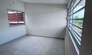 En VENTA Casa en el Fracc. Floresta sobre Avenida