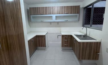 En VENTA Casa en el Fracc. Floresta sobre Avenida