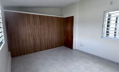 En VENTA Casa en el Fracc. Floresta sobre Avenida