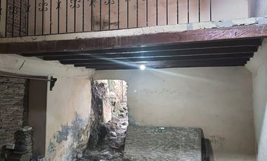 VENDO CASA VIEJA CENTRICA, BARATA, EN EL CENTRO DE SAN MIGUEL DE ALLENDE, CON VISTAS ESPECTACULARES A LAS IGLESIAS DEL CENTRO DE LA CIUDAD