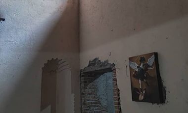 VENDO CASA VIEJA CENTRICA, BARATA, EN EL CENTRO DE SAN MIGUEL DE ALLENDE, CON VISTAS ESPECTACULARES A LAS IGLESIAS DEL CENTRO DE LA CIUDAD