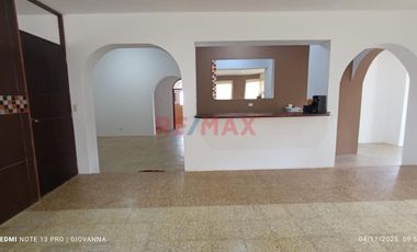 Se Alquila Casa En Residencial La Angostura - Ideal Para Vivienda U Oficina