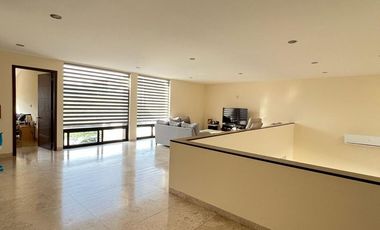 Casa en venta de 4 recámaras en El molino Condominio 15