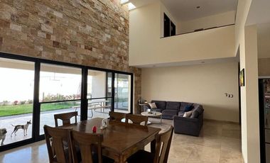 Casa en venta de 4 recámaras en El molino Condominio 15