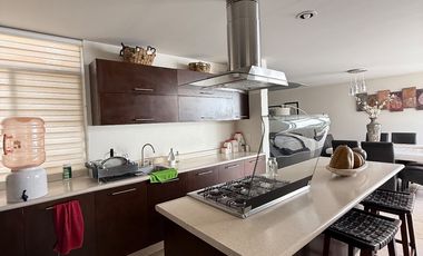 Casa modelo grande en venta en Danubio Azul zona norte