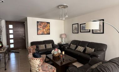 Casa modelo grande en venta en Danubio Azul zona norte