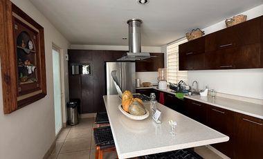 Casa modelo grande en venta en Danubio Azul zona norte