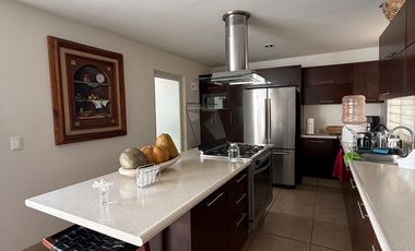 Casa modelo grande en venta en Danubio Azul zona norte