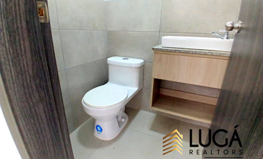 Casa nueva semi amoblada en renta en urbanización privada con piscina, Av. Circunvalación Manta, Ecuador