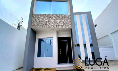 Casa nueva semi amoblada en renta en urbanización privada con piscina, Av. Circunvalación Manta, Ecuador